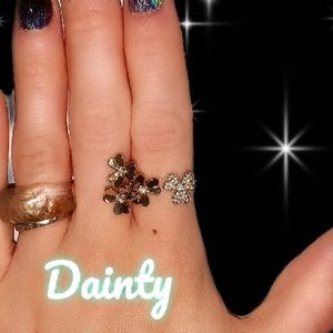 Dainty Clover Cocktail Ring. Size (7) NEW!